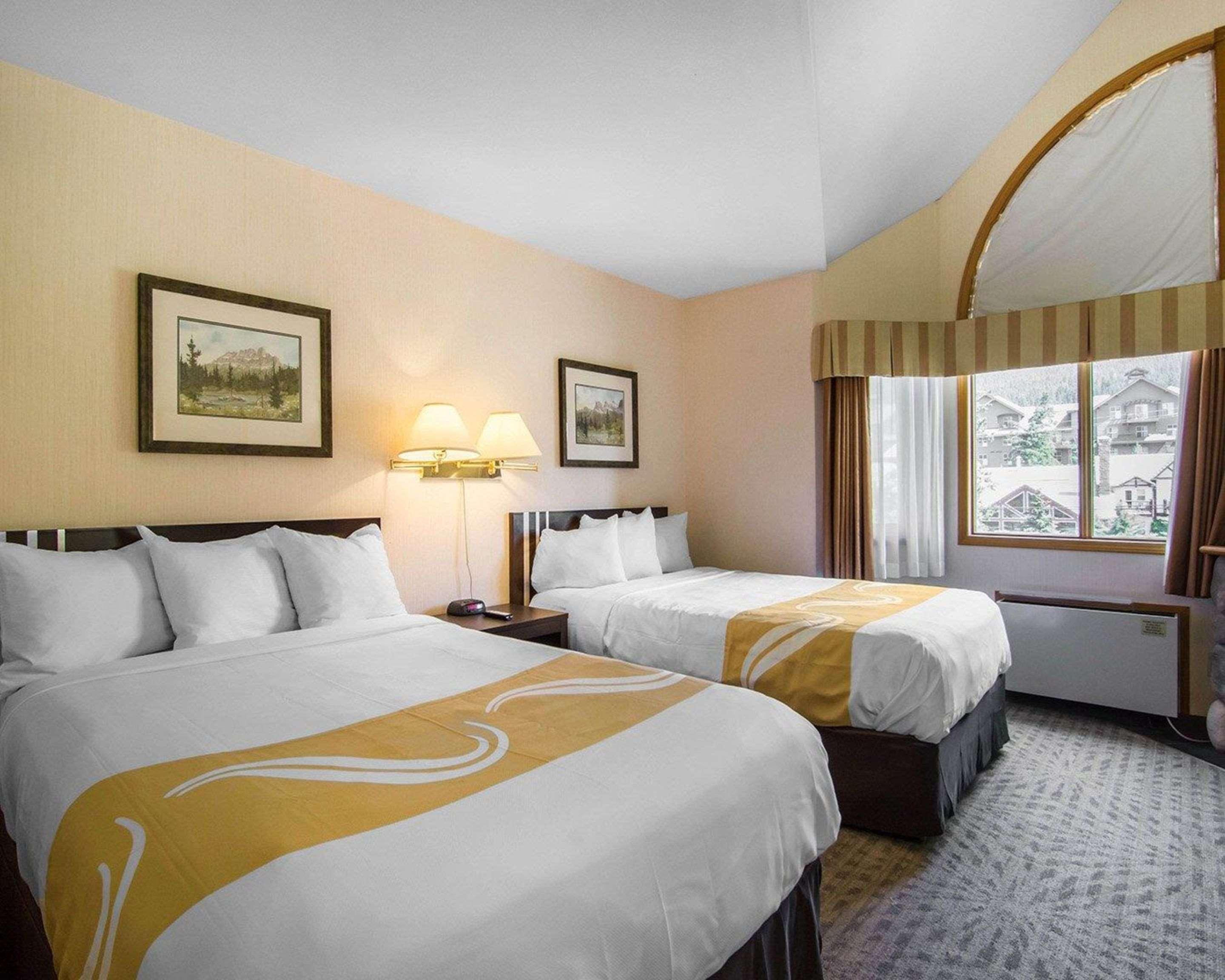 Chateau Canmore Bagian luar foto