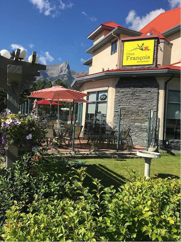 Chateau Canmore Bagian luar foto