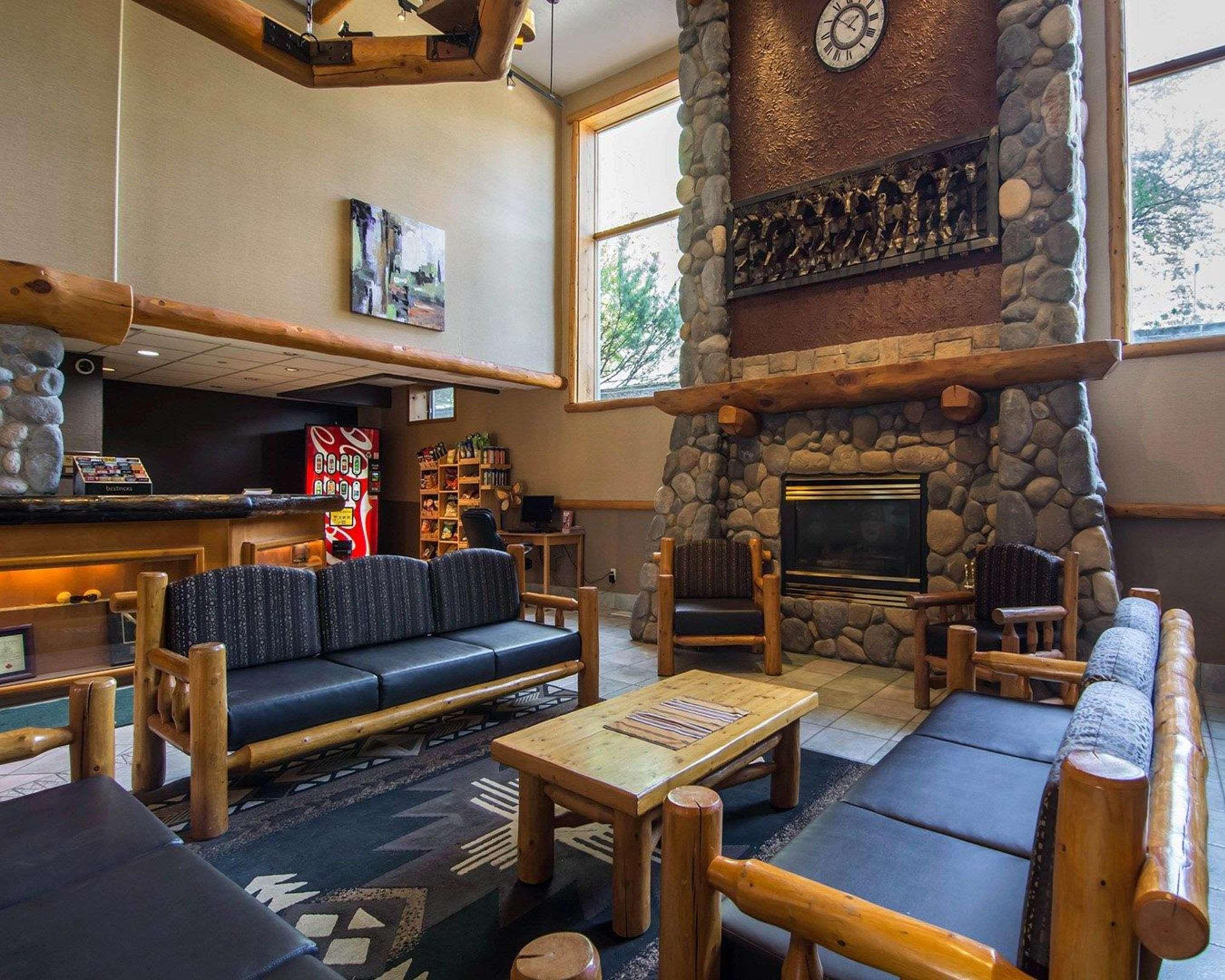 Chateau Canmore Bagian luar foto
